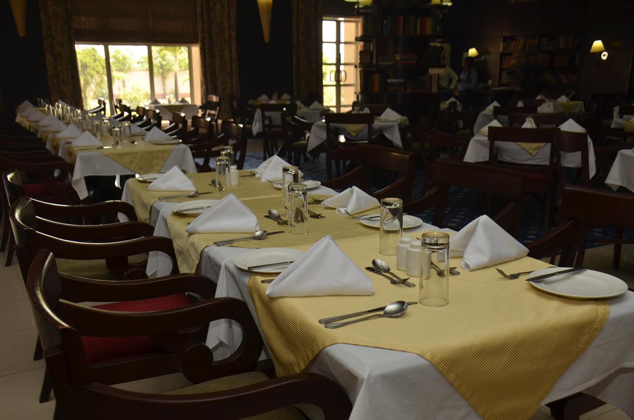 Oakwood Park Hotel Lekki Extérieur photo