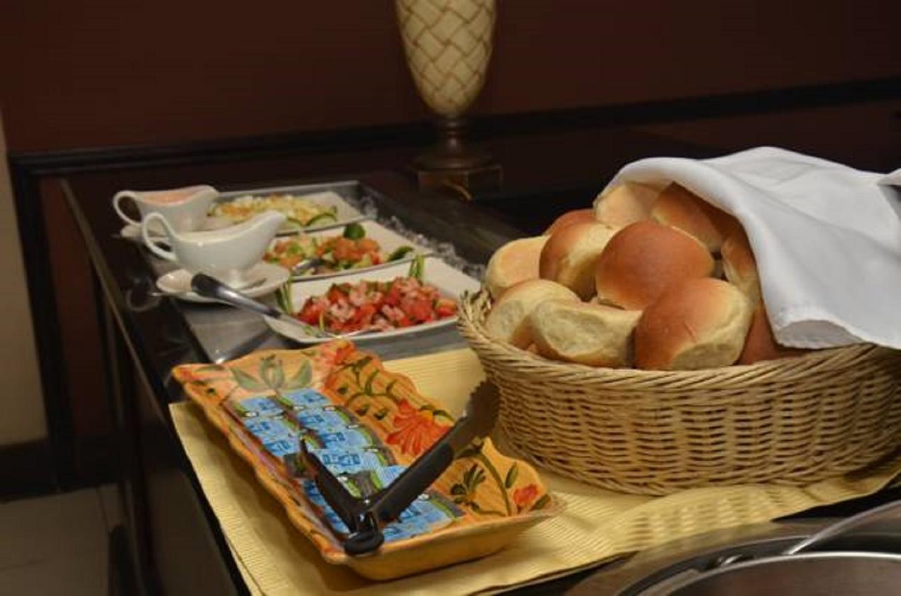 Oakwood Park Hotel Lekki Extérieur photo