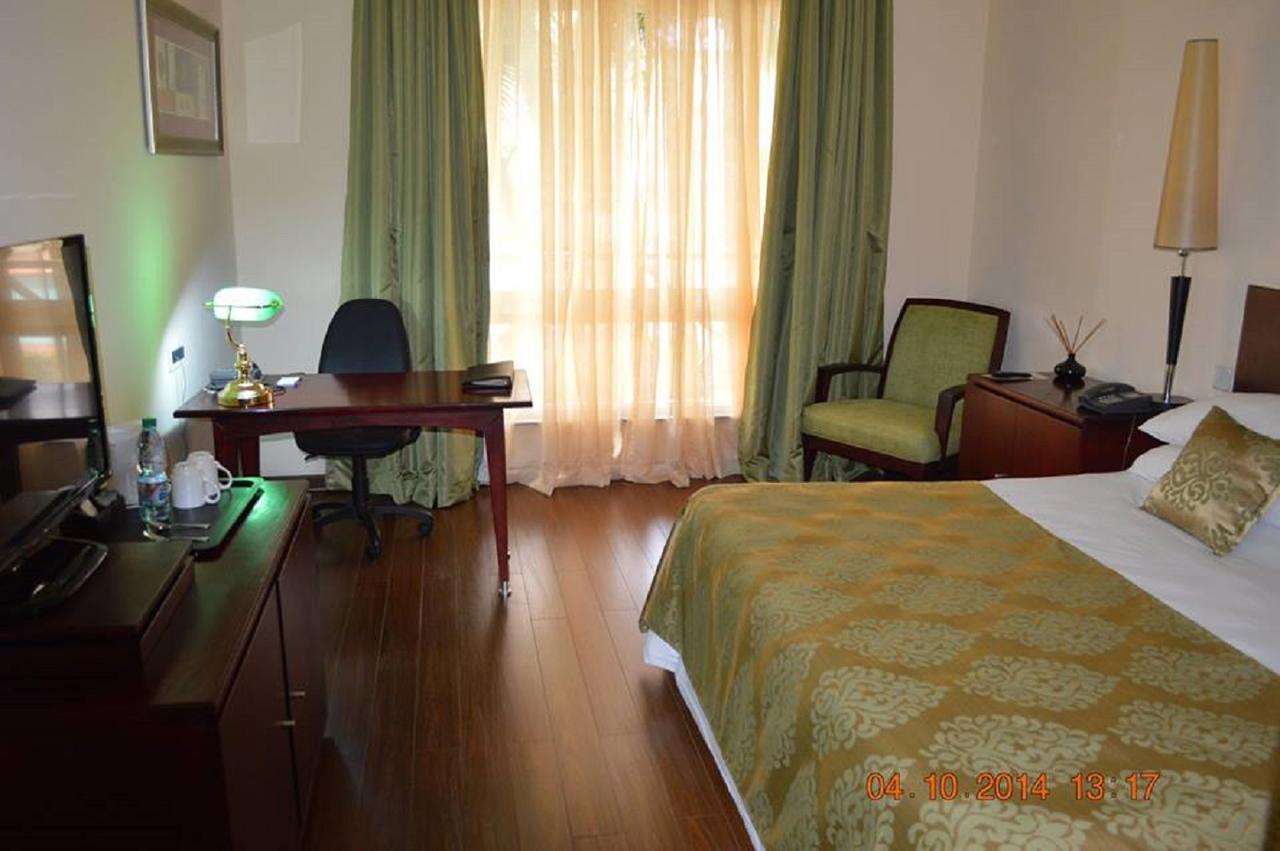 Oakwood Park Hotel Lekki Extérieur photo